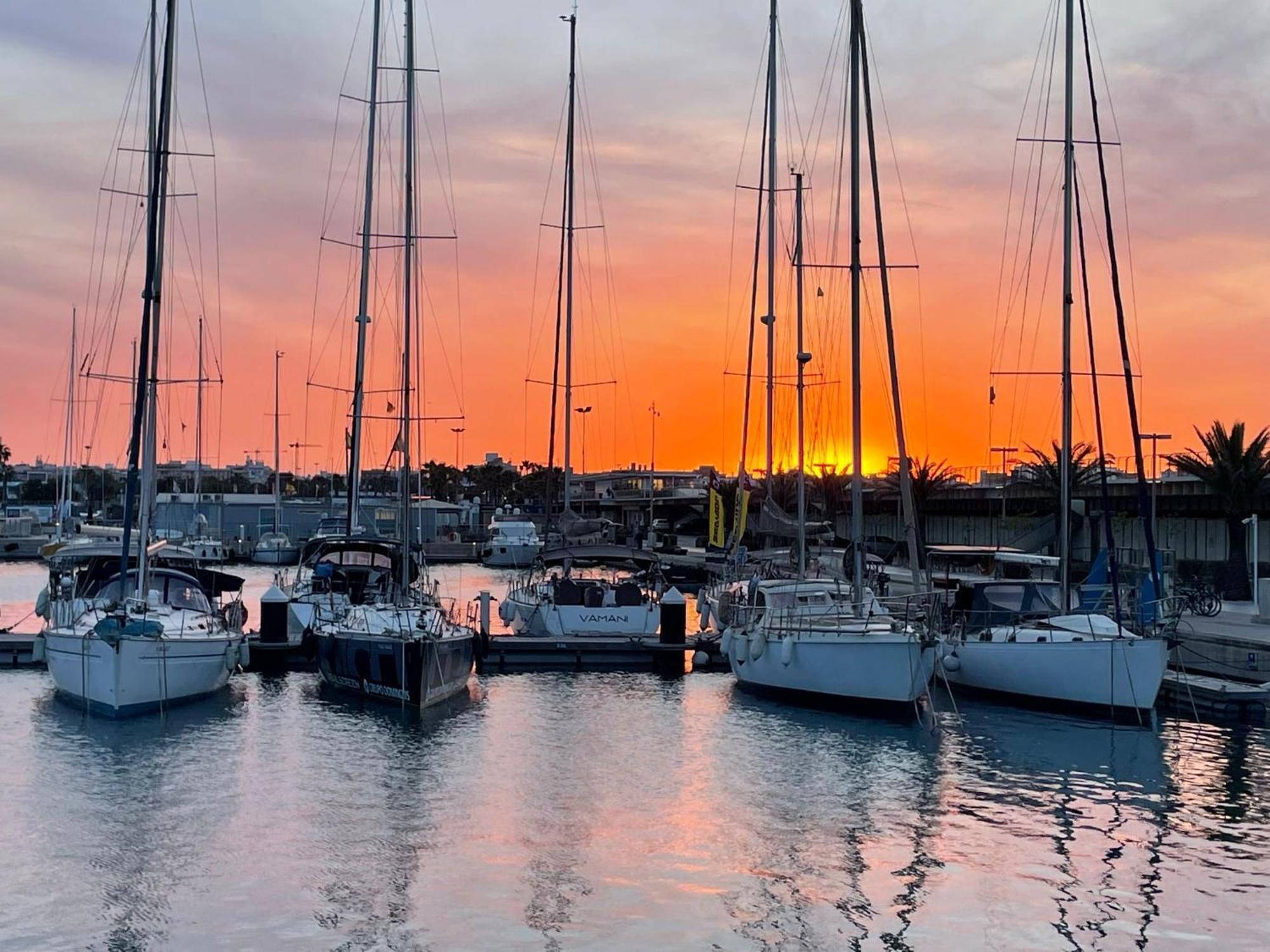 The Valencia Yacht Experience Hotel Kültér fotó
